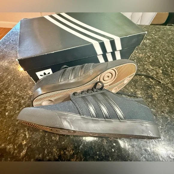 NIB ADIDAS SEELY SKATEBOARDING Black Men's size 7 SHOES - Picture 5 of 9